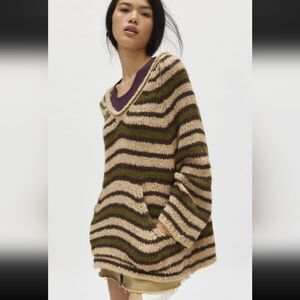 BDG soft cozy striped Pullover V-Neck Sweater size s